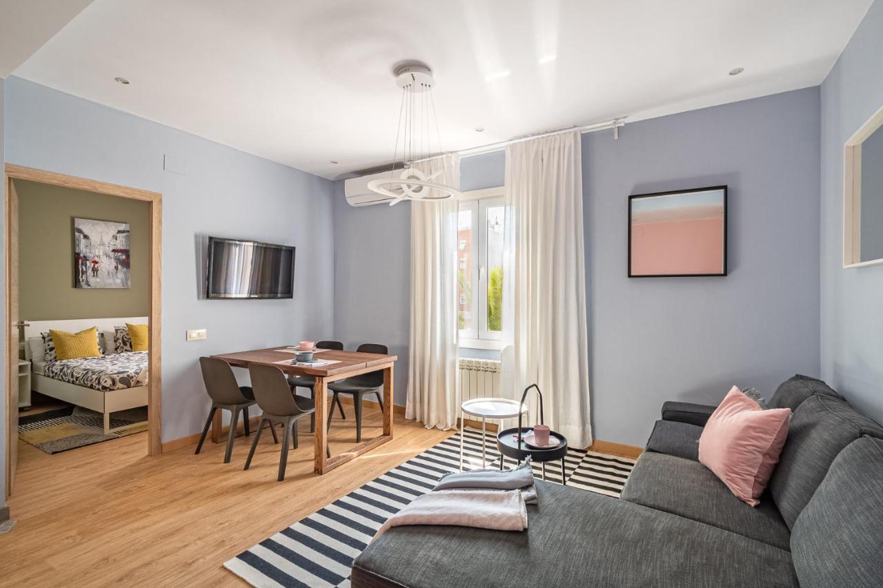 Three Bedrooms Apartment บาร์เซโลนา ภายนอก รูปภาพ
