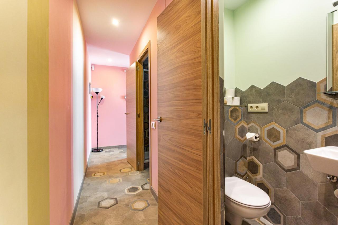 Three Bedrooms Apartment บาร์เซโลนา ภายนอก รูปภาพ