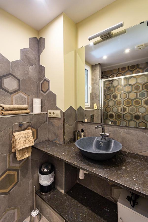 Three Bedrooms Apartment บาร์เซโลนา ภายนอก รูปภาพ
