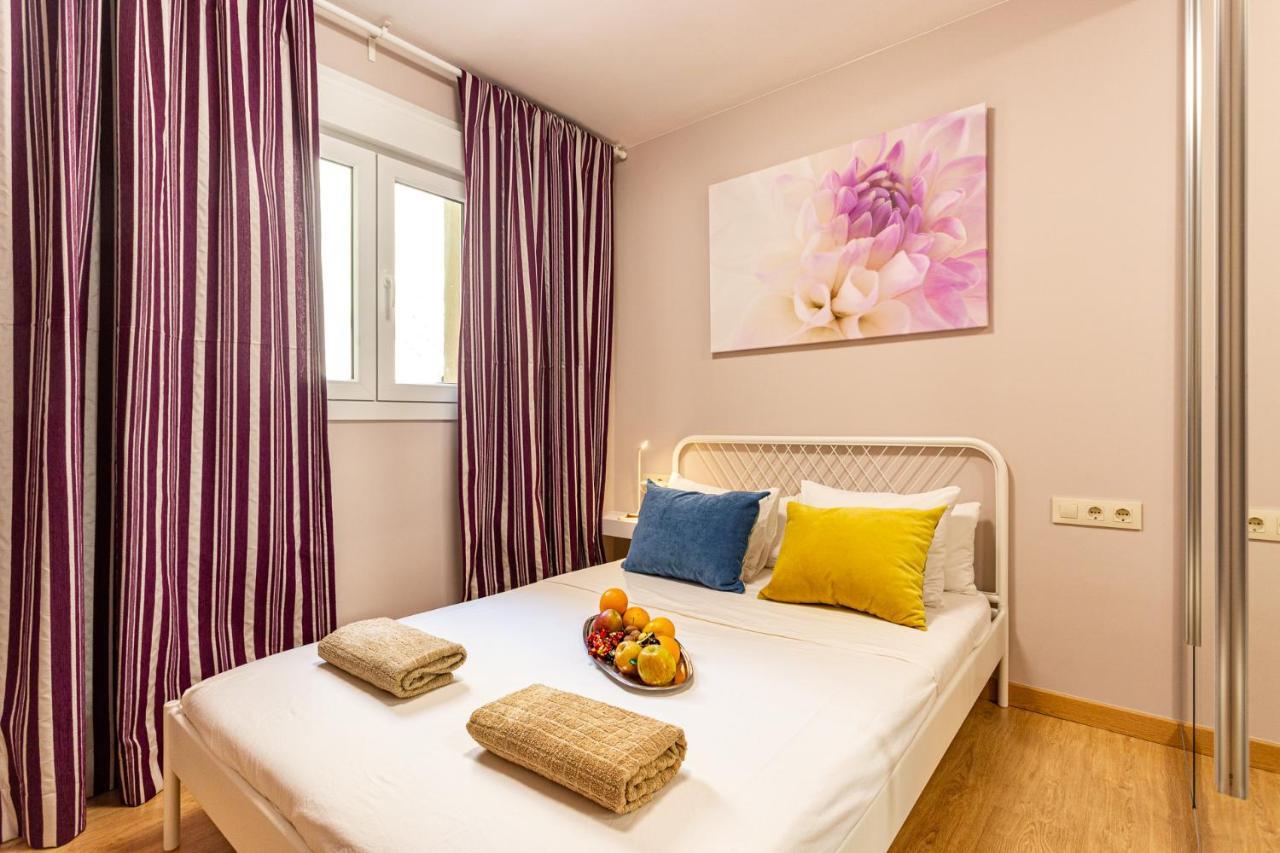 Three Bedrooms Apartment บาร์เซโลนา ภายนอก รูปภาพ