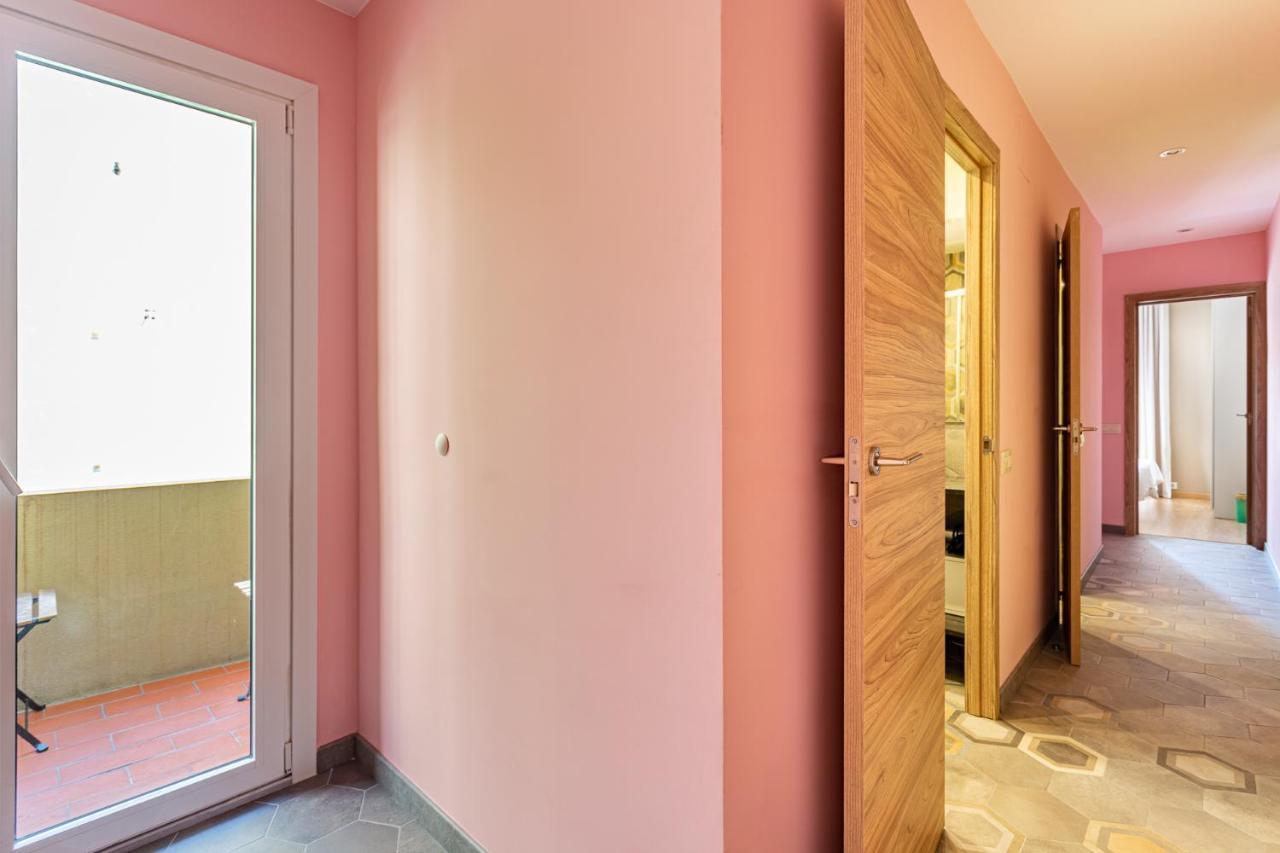 Three Bedrooms Apartment บาร์เซโลนา ภายนอก รูปภาพ