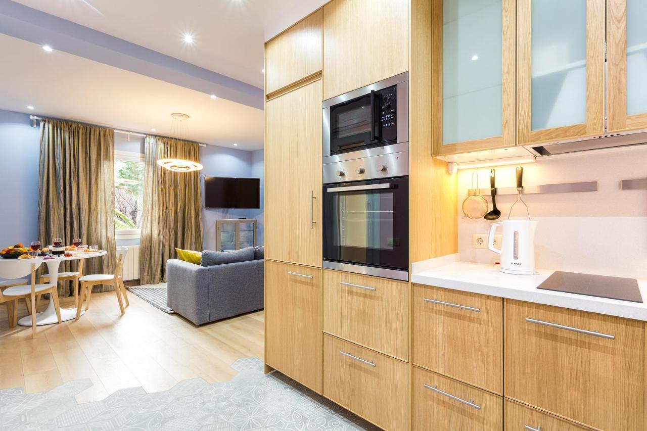 Three Bedrooms Apartment บาร์เซโลนา ภายนอก รูปภาพ